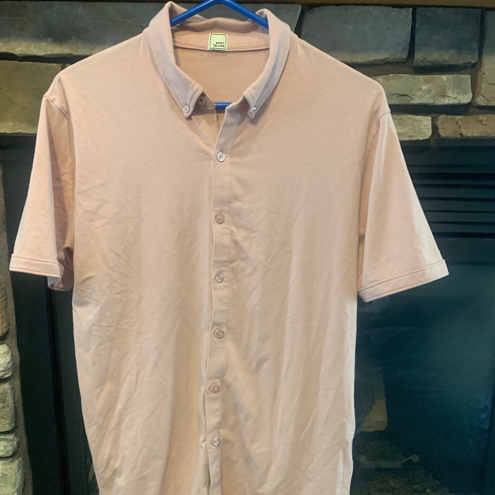 Men’s dusty rose color shirt